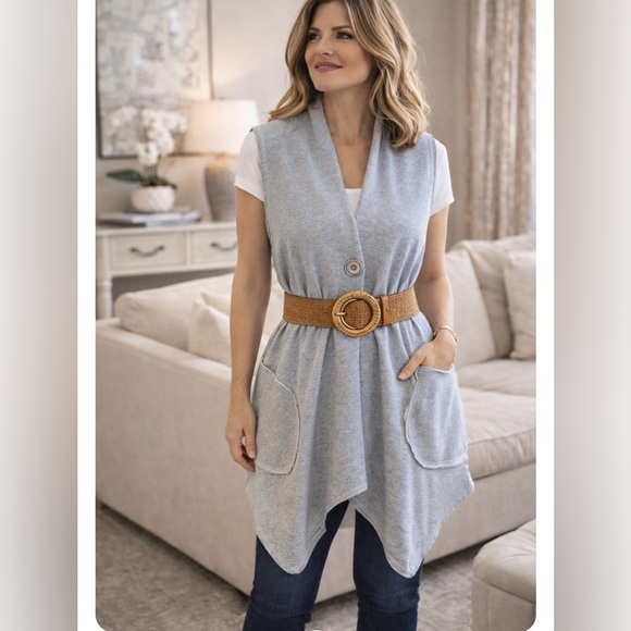 Cable & Gauge Jackets & Blazers - Warm and stylish vest with side pockets